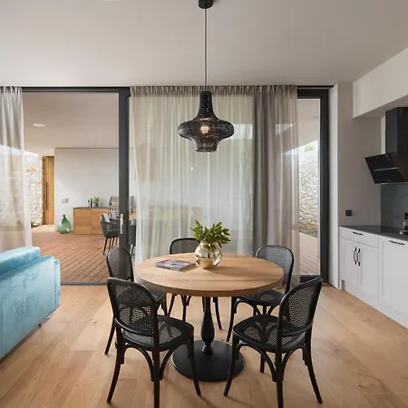 Gaia 3 For 6 People Near With Heated Pool & Pet Friendly 빌라
